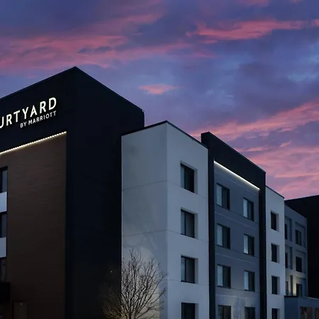 Courtyard By Marriott Buffalo Amherst/University